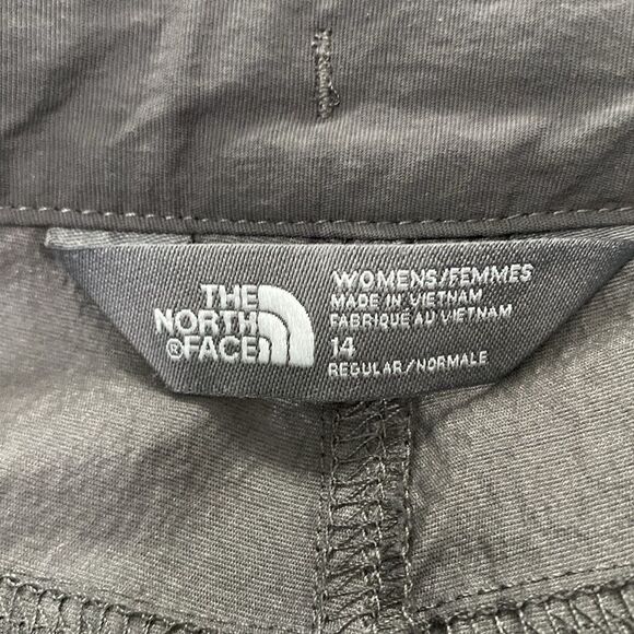The North Face Gray Cargo Shorts Relaxed Fit - Picture 7 of 11
